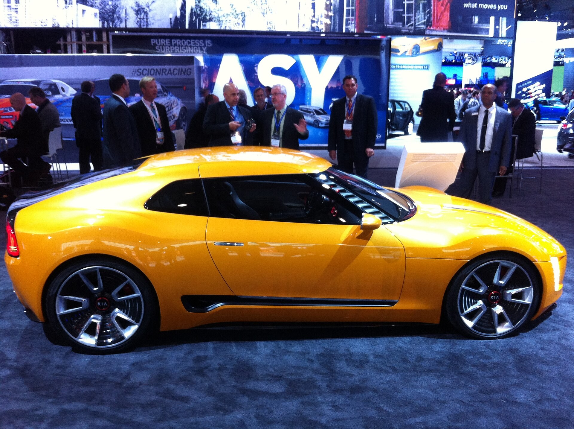 Концепт Kia GT4 Stinger произвел сенсацию в Детройте